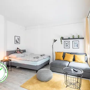 Spacious With 2 Bedrooms Hamburg